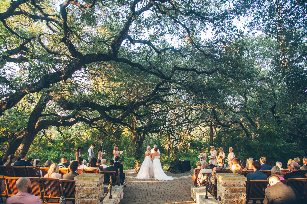 DRIPPING SPRINGS LESBIAN WEDDING STEPH GRANT