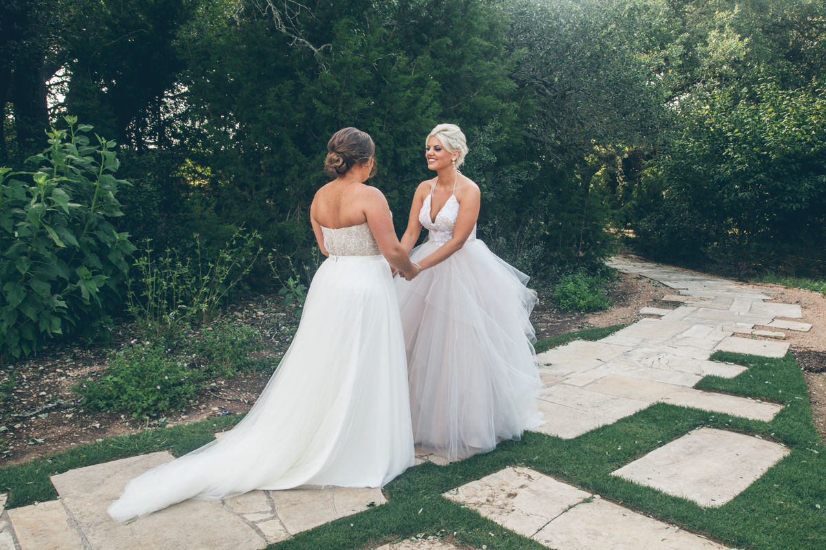 DRIPPING SPRINGS LESBIAN WEDDING STEPH GRANT