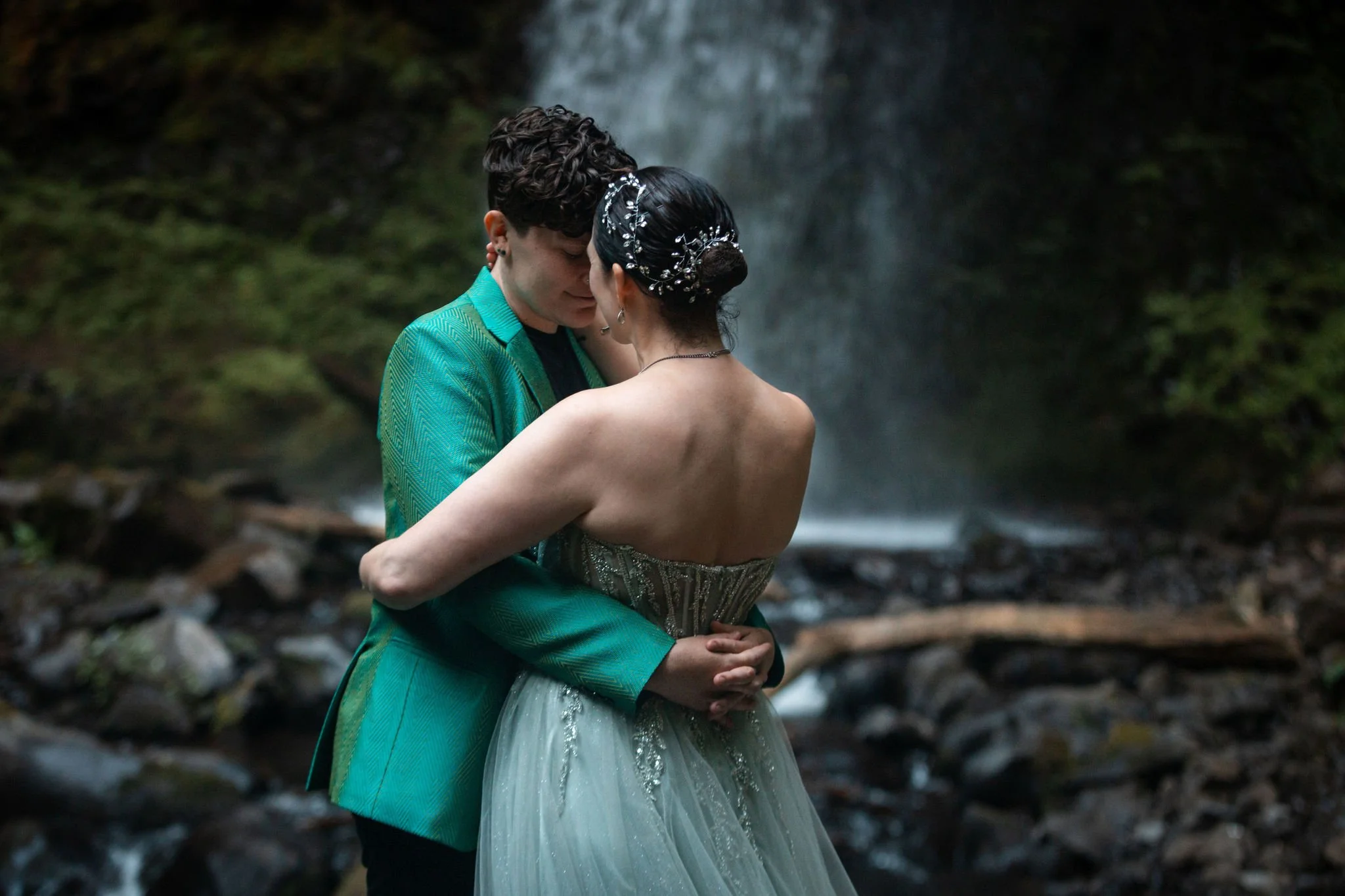 LATOURELL FALLS QUEER ELOPEMENT PORTLAND